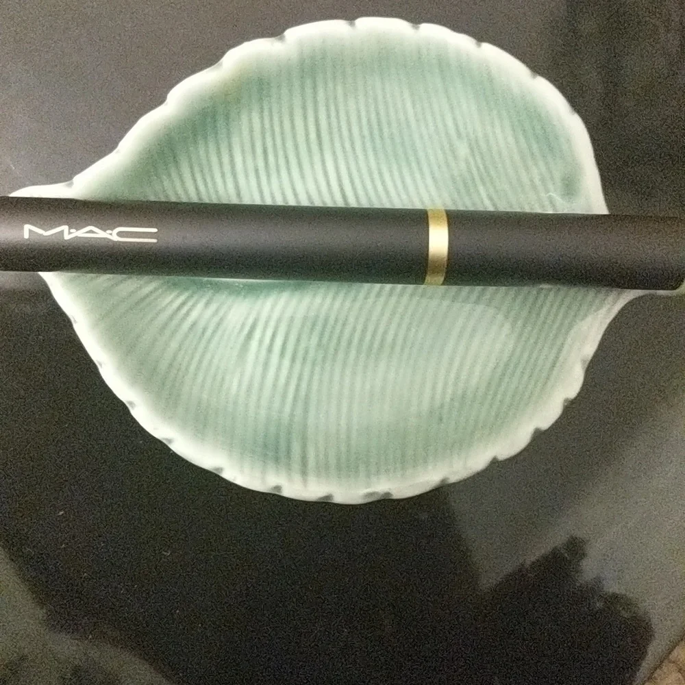 Powder Kiss Velvet Blur Slim Stick
